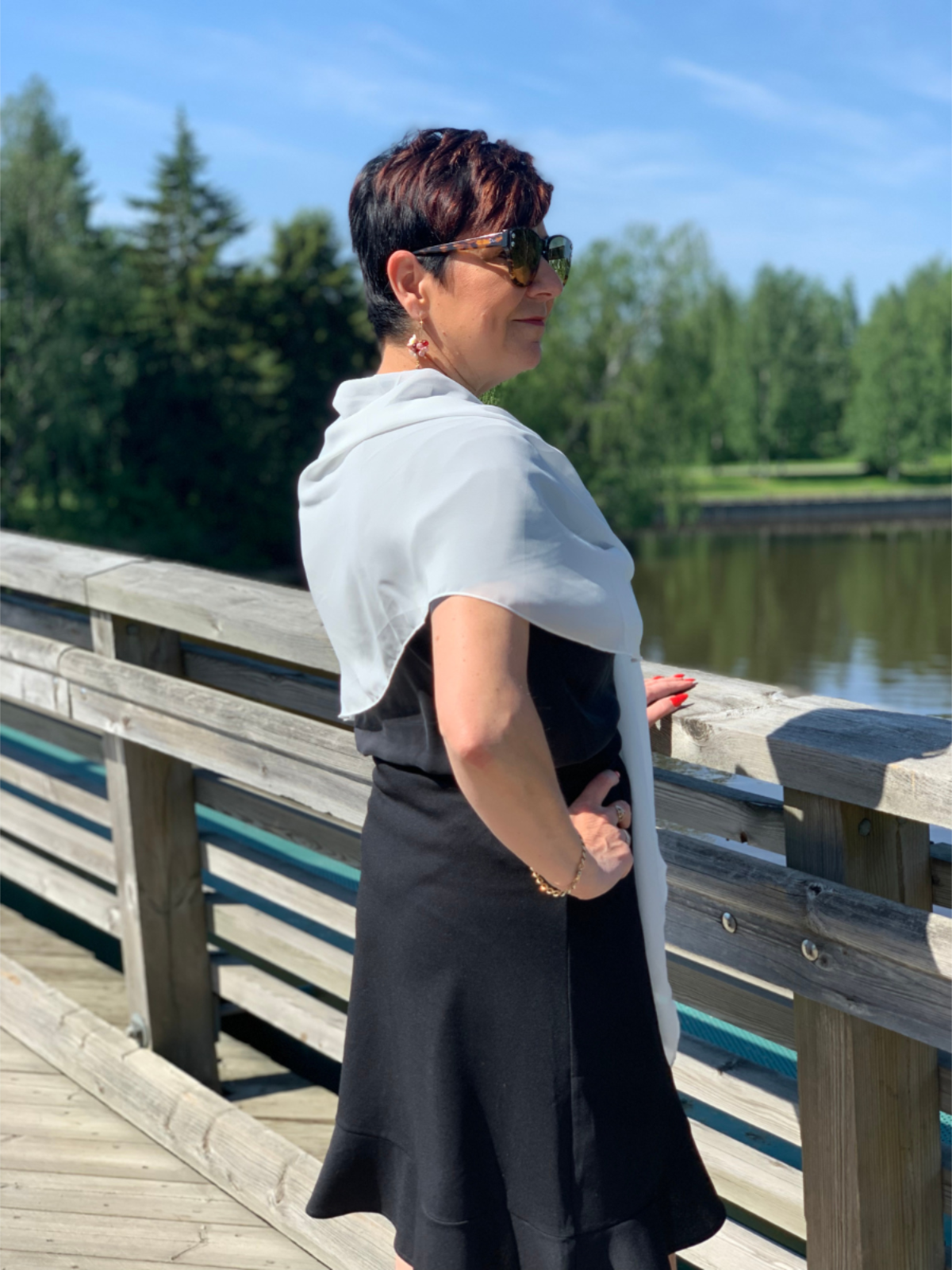 Hartiahuivi Sonya valkoinen, Lasessor