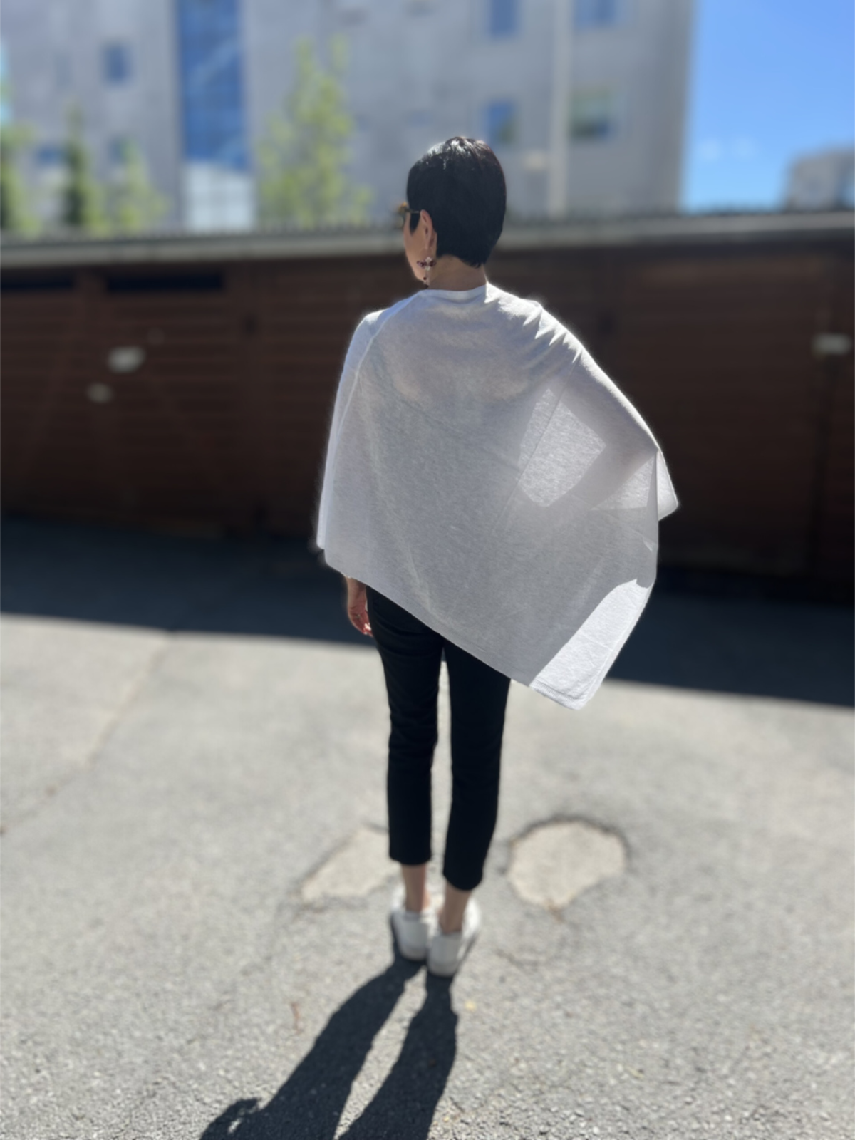 Poncho Juolas valkoinen, Lasessor