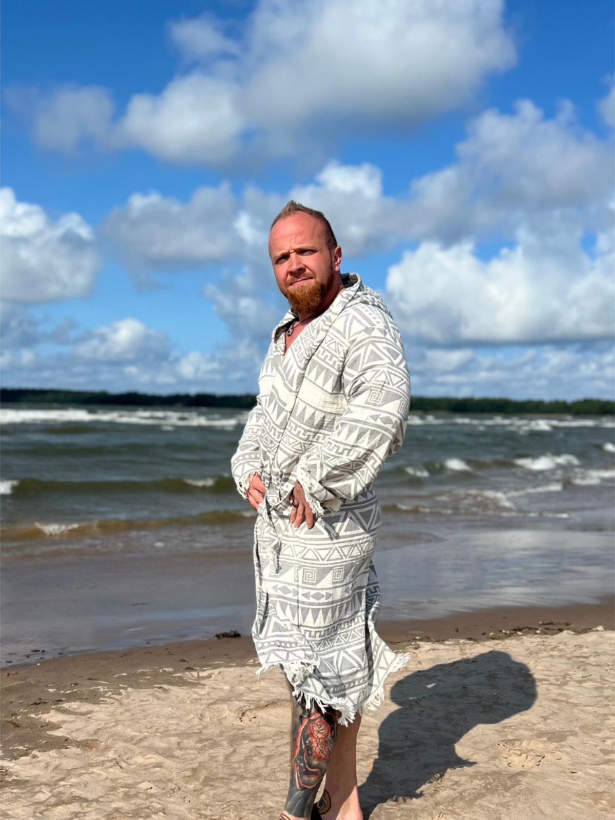 Kreikkalainen hupullinen kylpytakki Pilari harmaa