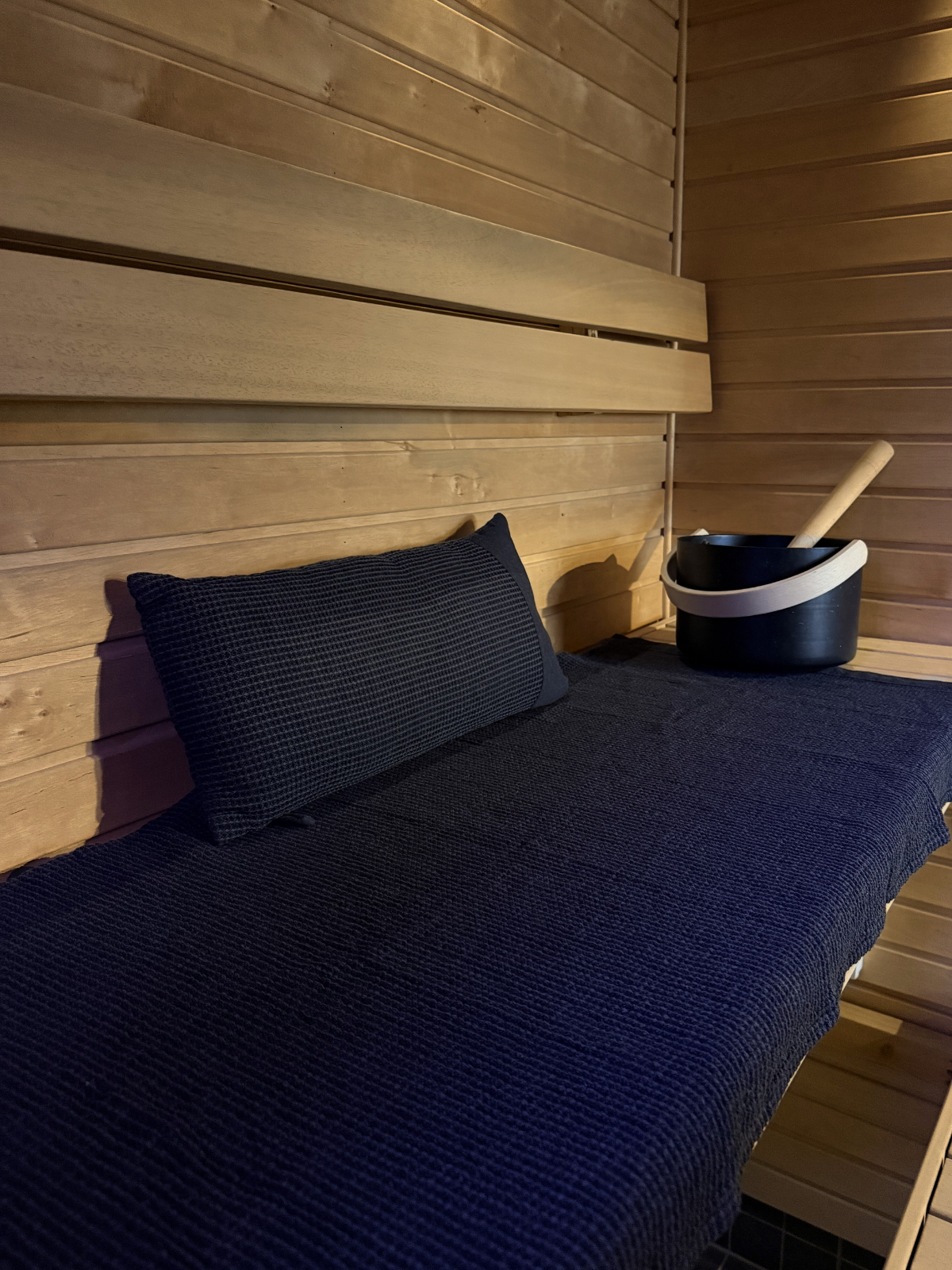 Laudeliina Kenno musta-harmaa 60x160cm, Rento