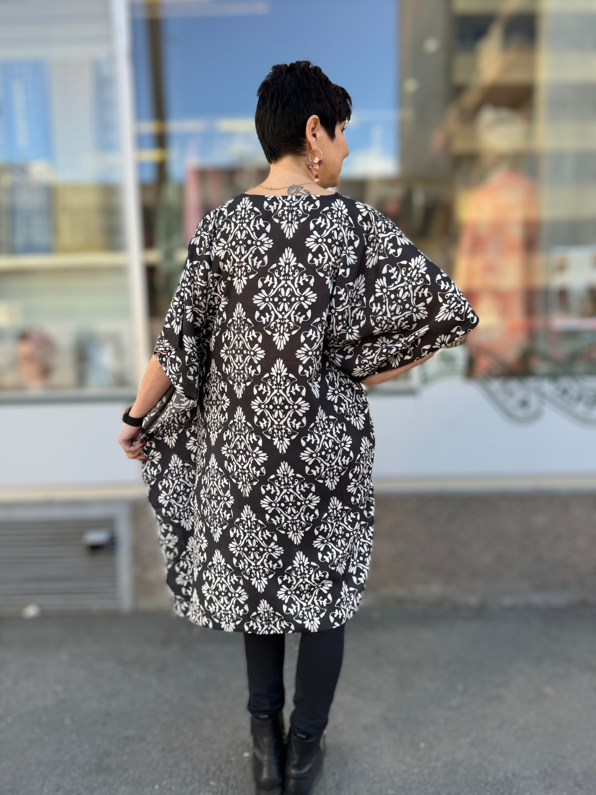 Tunika, poncho Tarina musta, Lasessor