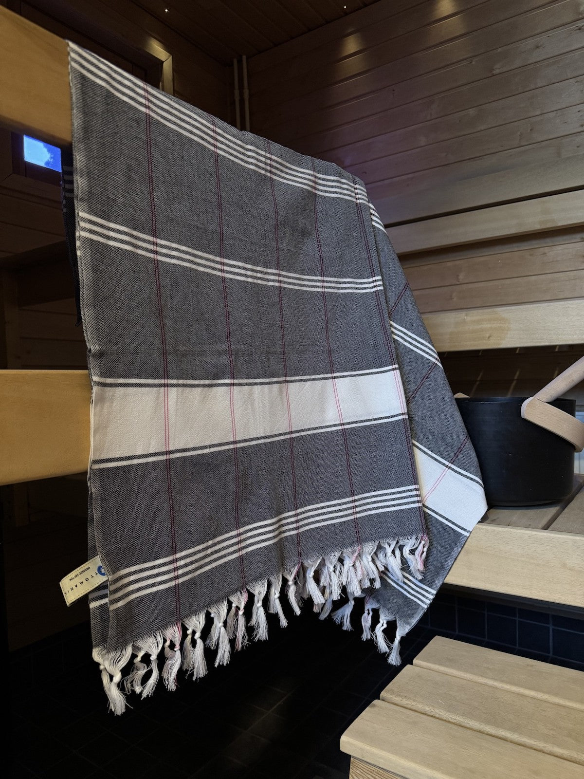 Hamam pyyhe Loimi musta luomupuuvilla 100x170cm