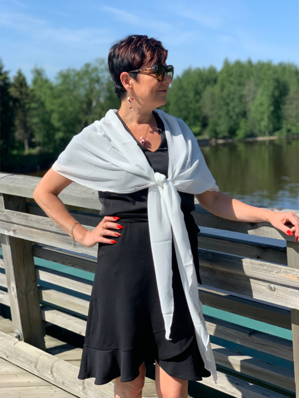 Hartiahuivi Sonya valkoinen, Lasessor