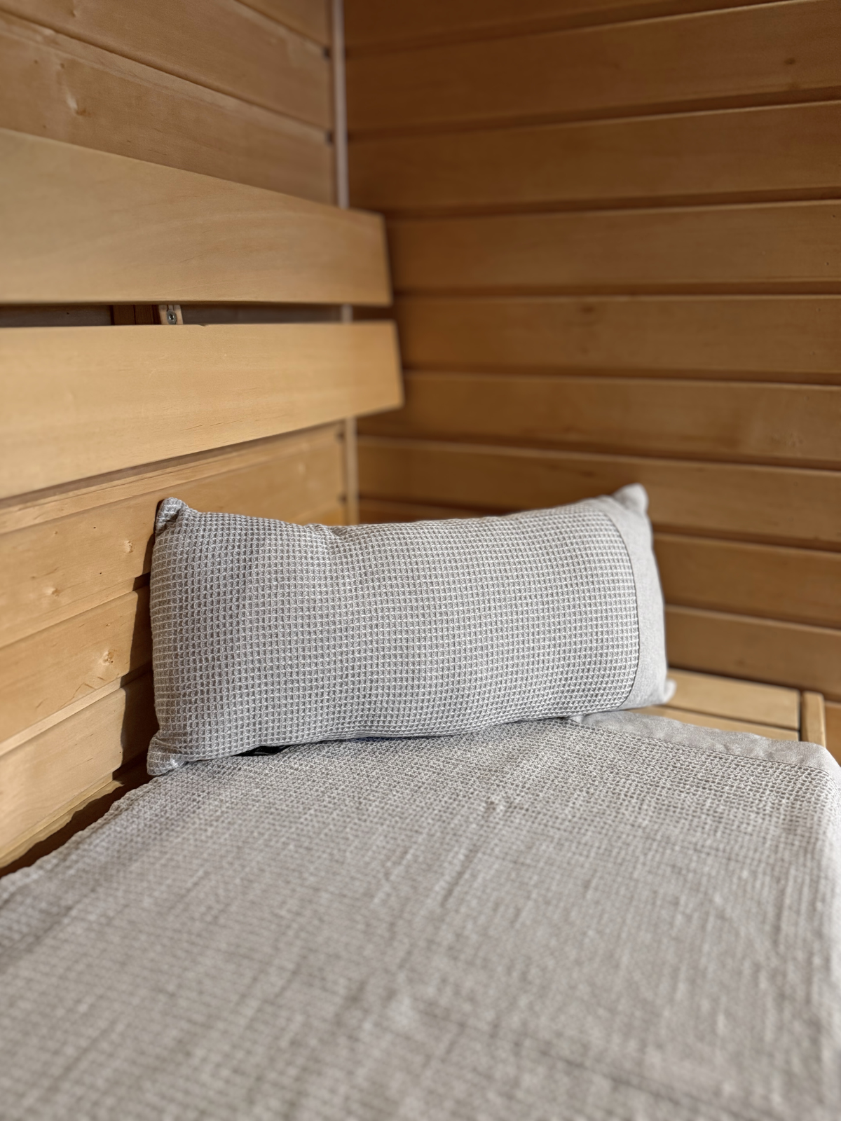 Saunatyyny Kenno harmaa 50x22cm, Rento