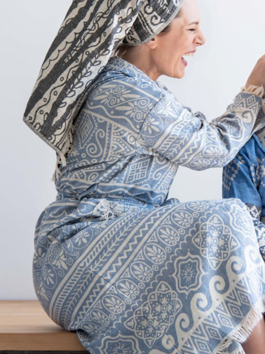 Kreikkalainen hupullinen kylpytakki Mandala farkunsininen