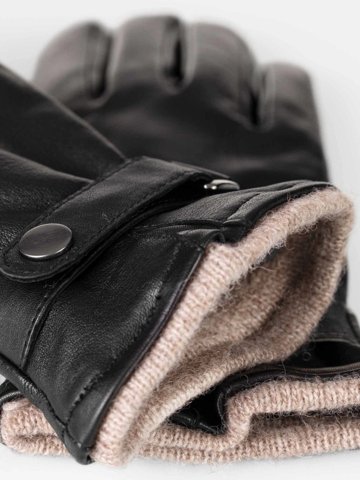 Nahkakäsineet, Lasessor