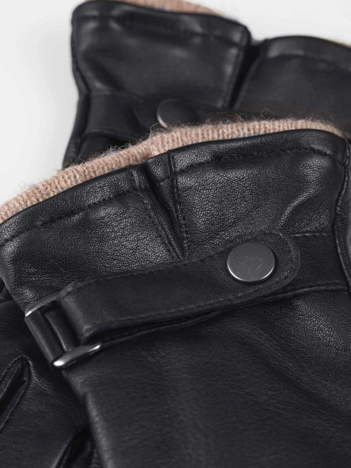 Nahkakäsineet, Lasessor