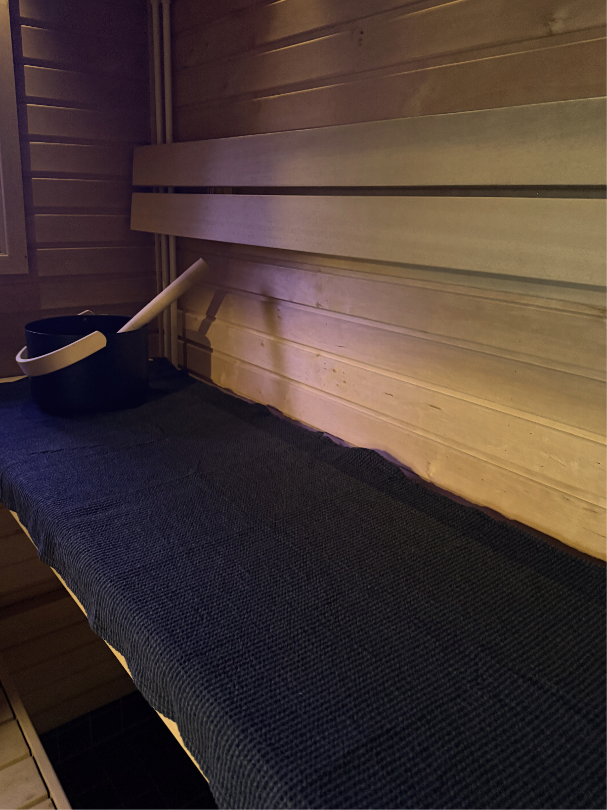 Laudeliina Kenno musta-harmaa 60x160cm, Rento