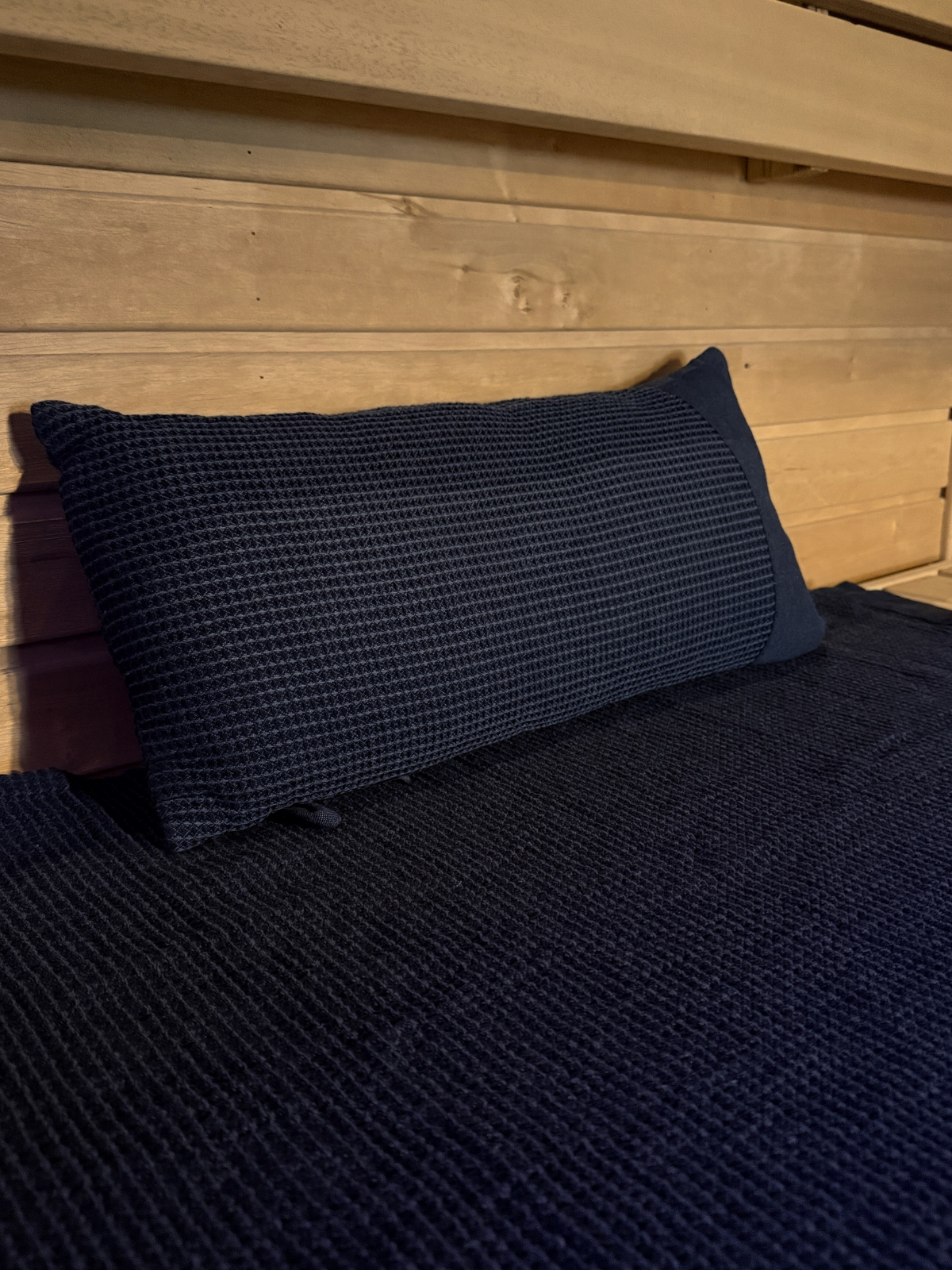 Saunatyyny Kenno musta-harmaa 50x22cm, Rento