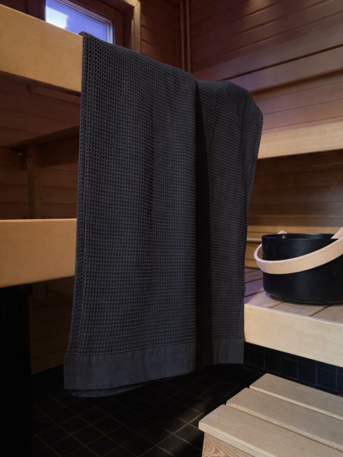 Pyyhe Kenno musta-harmaa 90x180cm, Rento