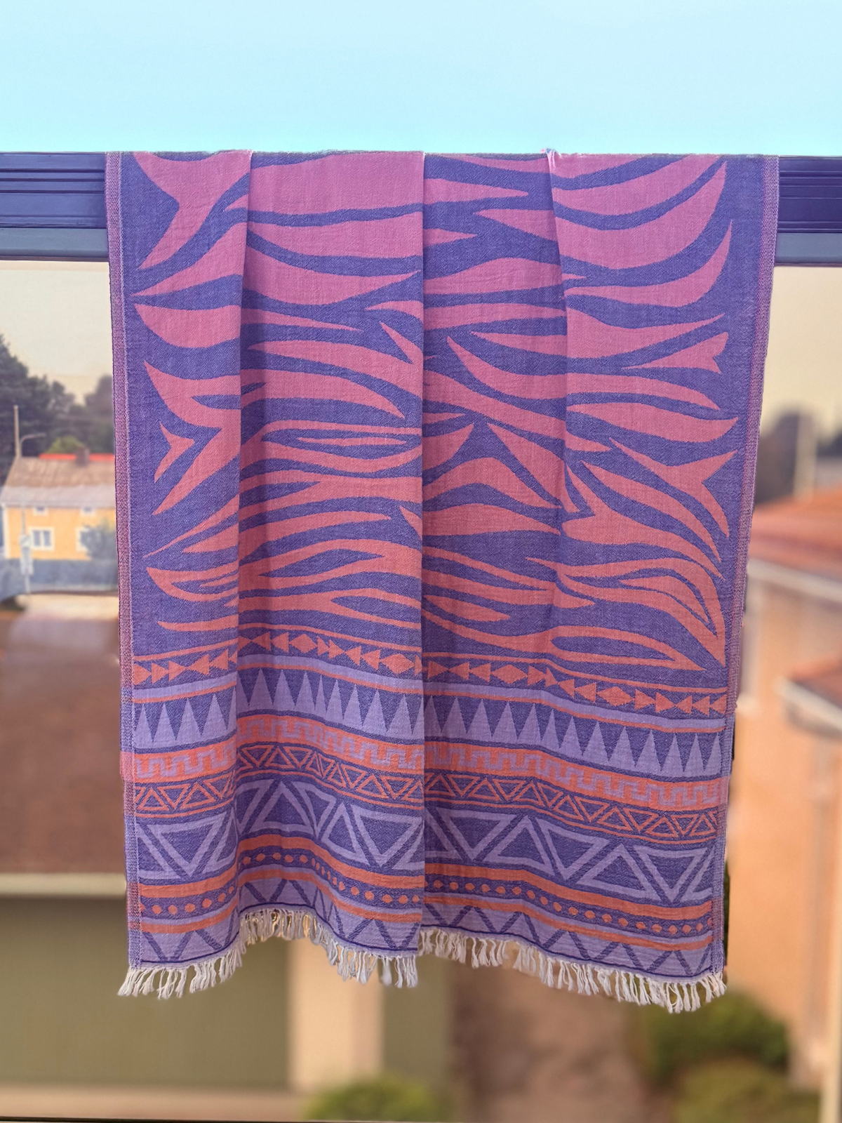 Kreikkalainen pyyhe Seepra koralli-liila puuvilla 90x180cm