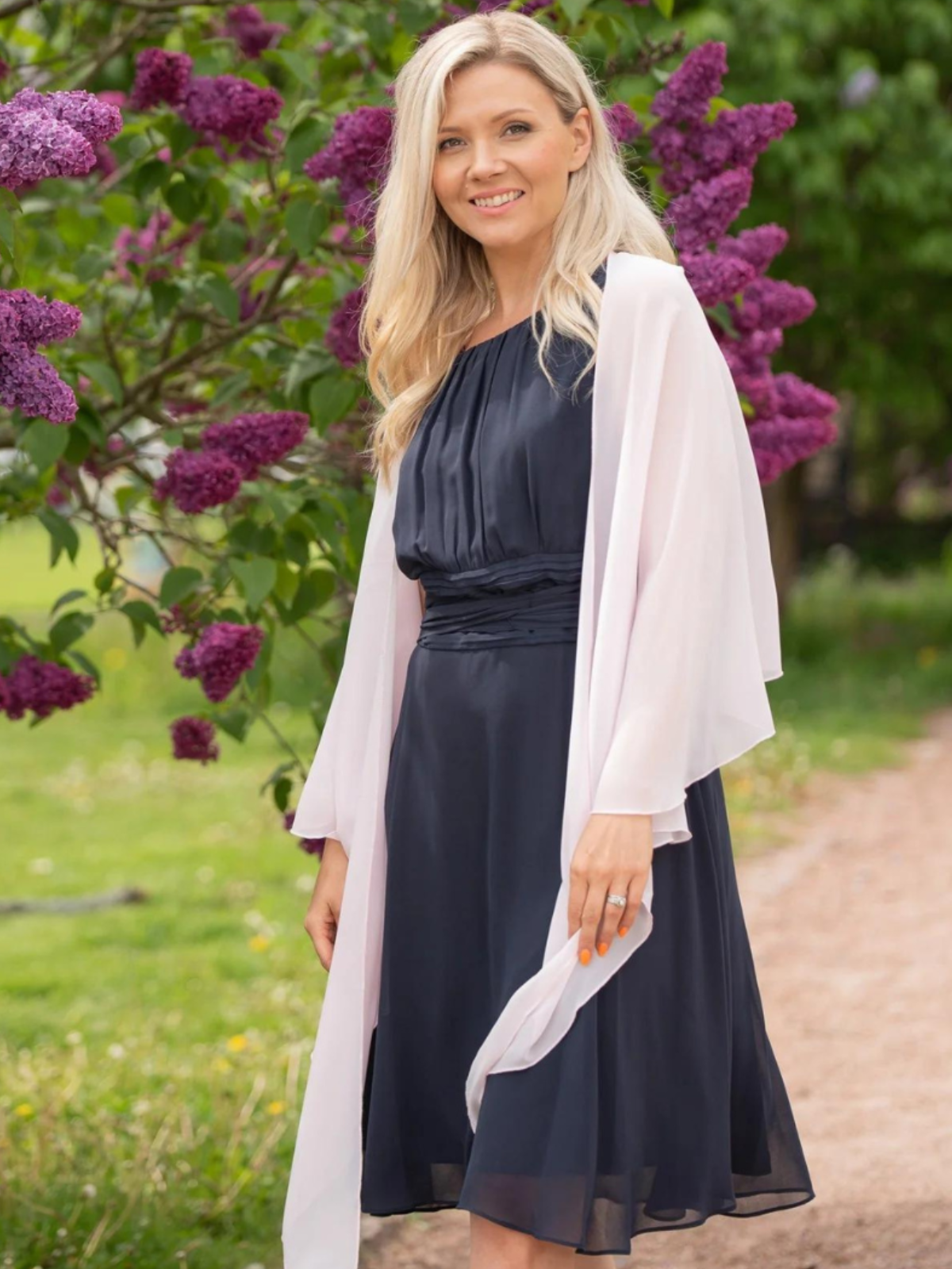 Hartiahuivi Sonya roosa, Lasessor